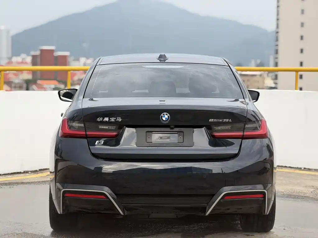 BMW i3 2024 eDrive 35 L