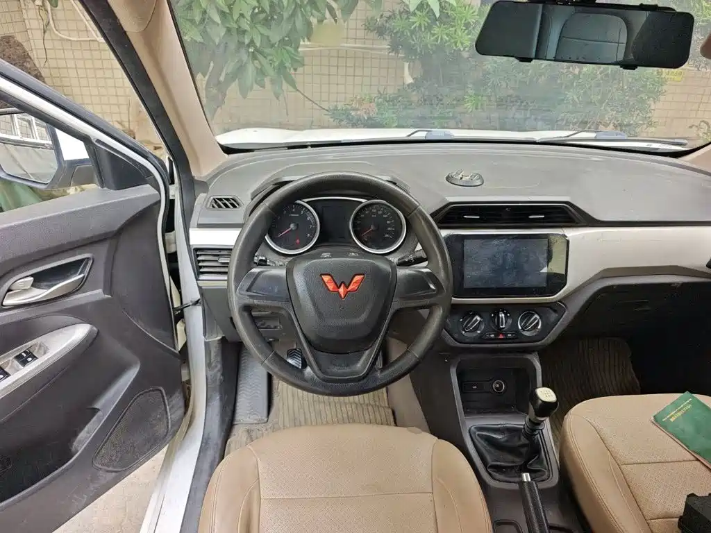 Wuling Hongguang — миниатюра 6