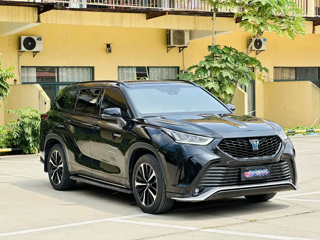 Toyota Crown Kluger — миниатюра 3