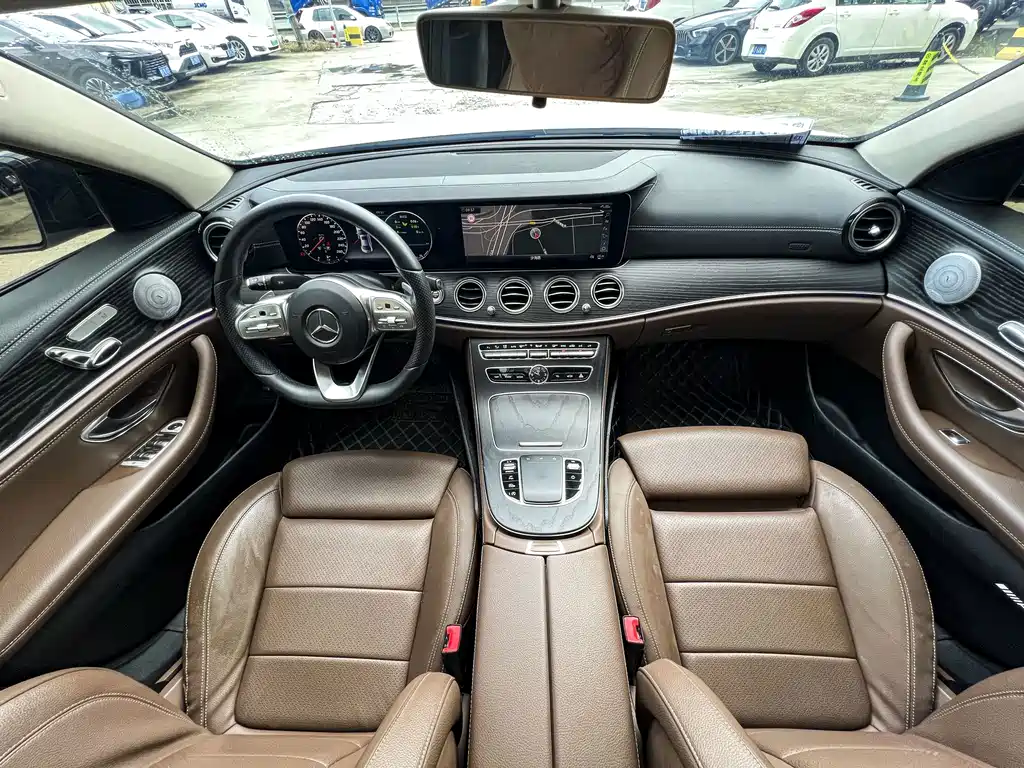 Mercedes-Benz E-Class — миниатюра 9