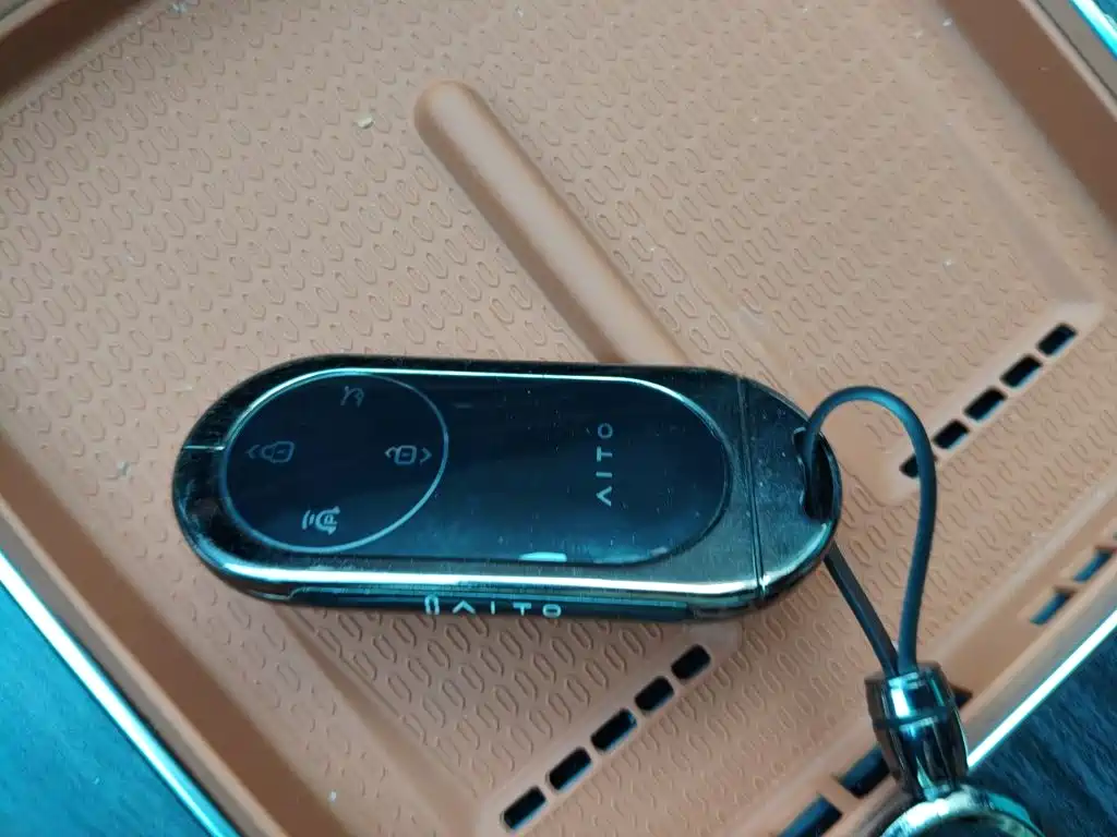 AITO AITO M9 — миниатюра 9