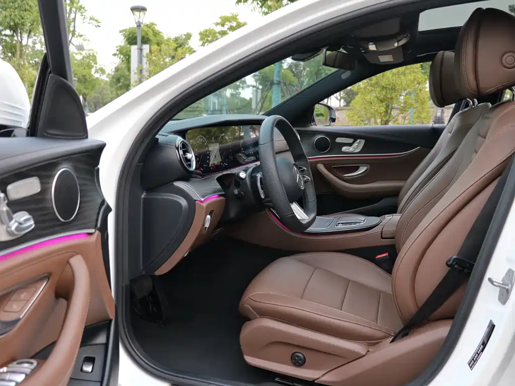 Mercedes-Benz E-Class — миниатюра 10