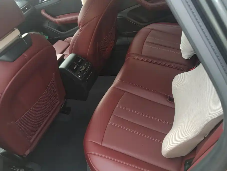 Audi A4L — миниатюра 11
