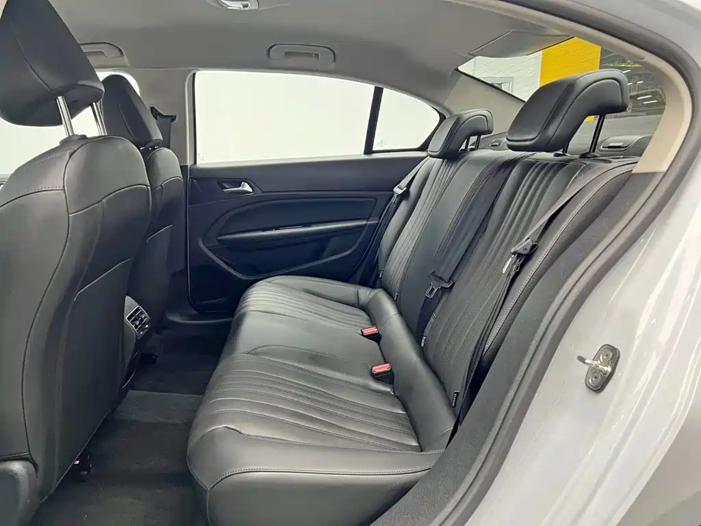 Peugeot 408 — миниатюра 15