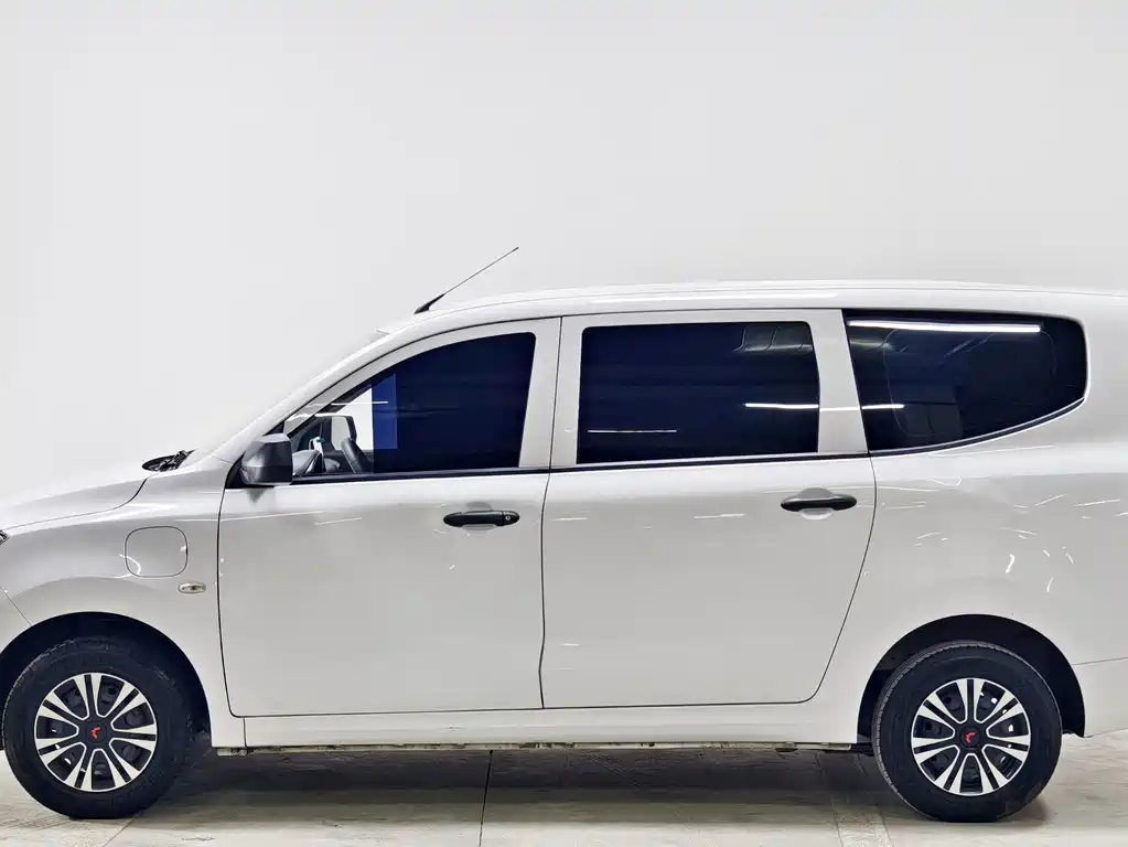 Wuling Hongguang EV — миниатюра 7