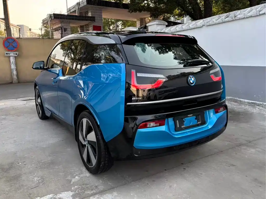 BMW I3