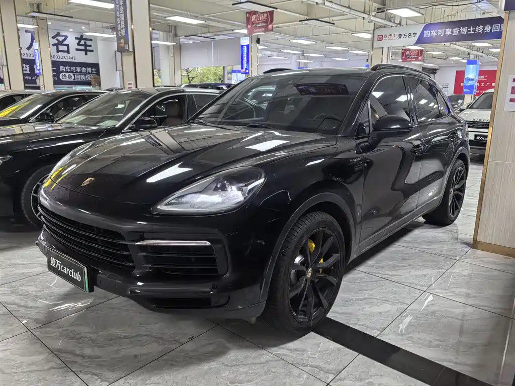 Porsche Cayenne Hybrid 2021