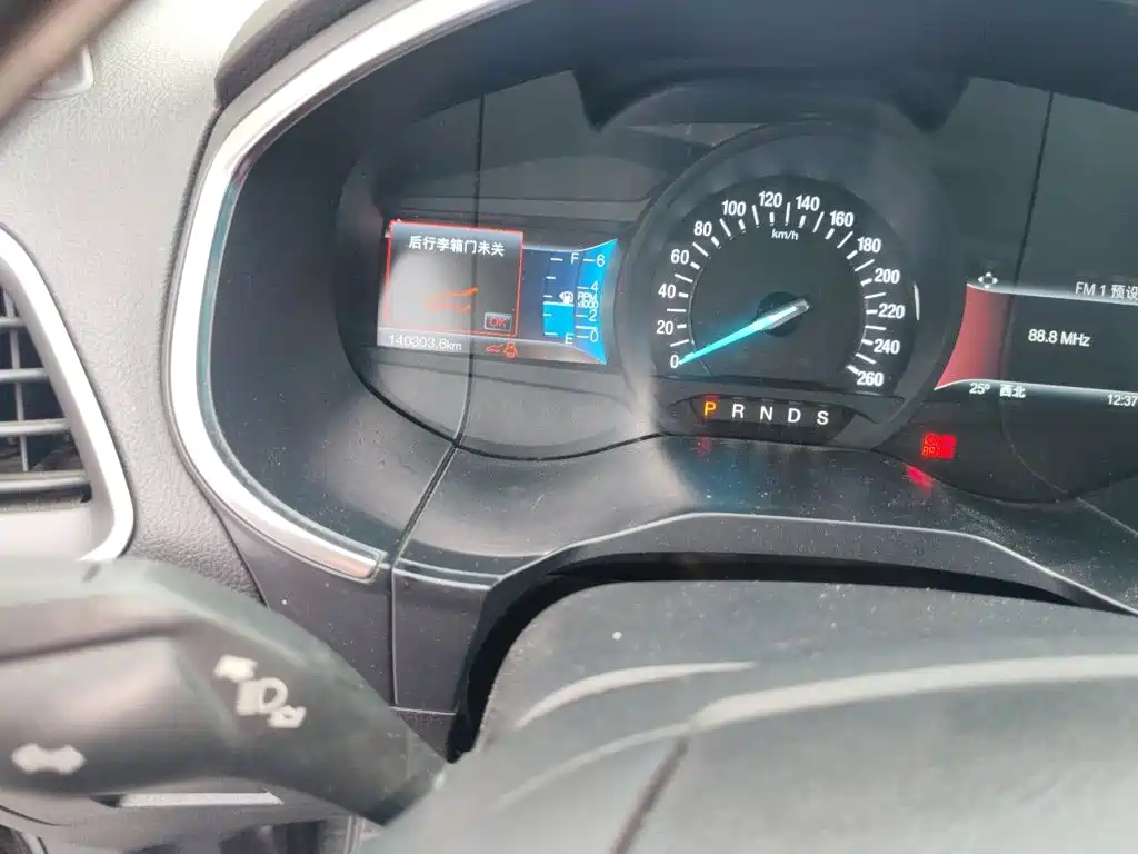 Ford Edge — миниатюра 8