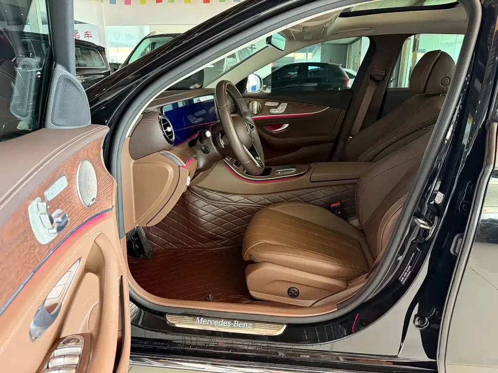 Mercedes-Benz E-Class — миниатюра 3