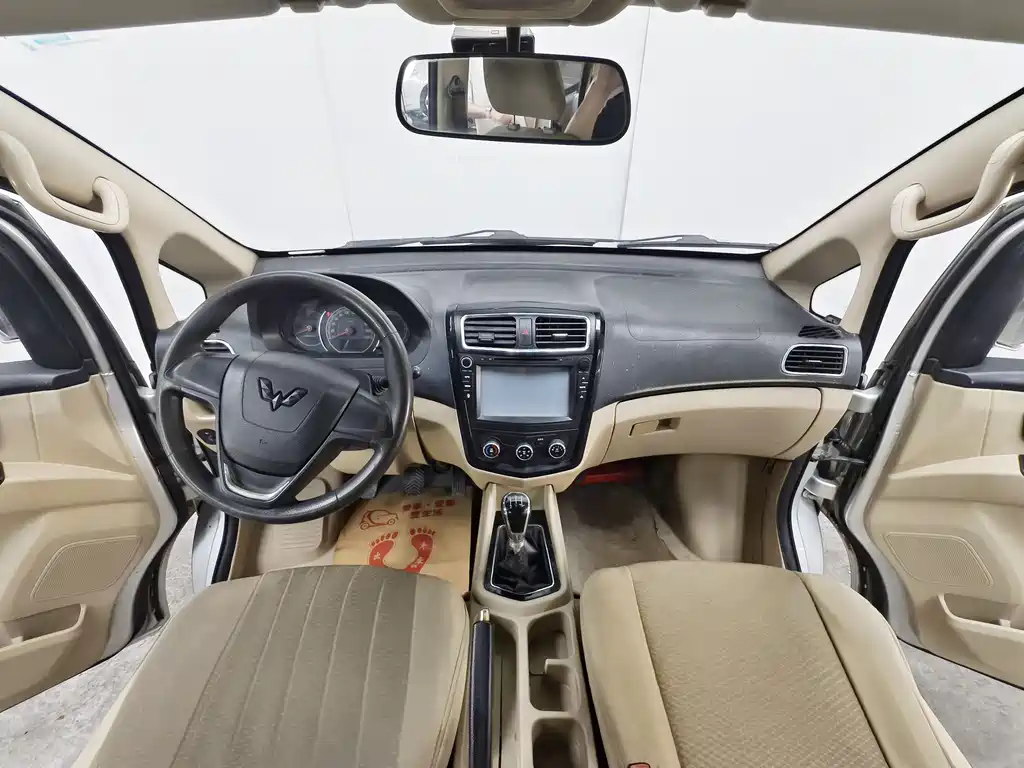 Wuling Journey 2015 1.8L Luxury LJ479QE2