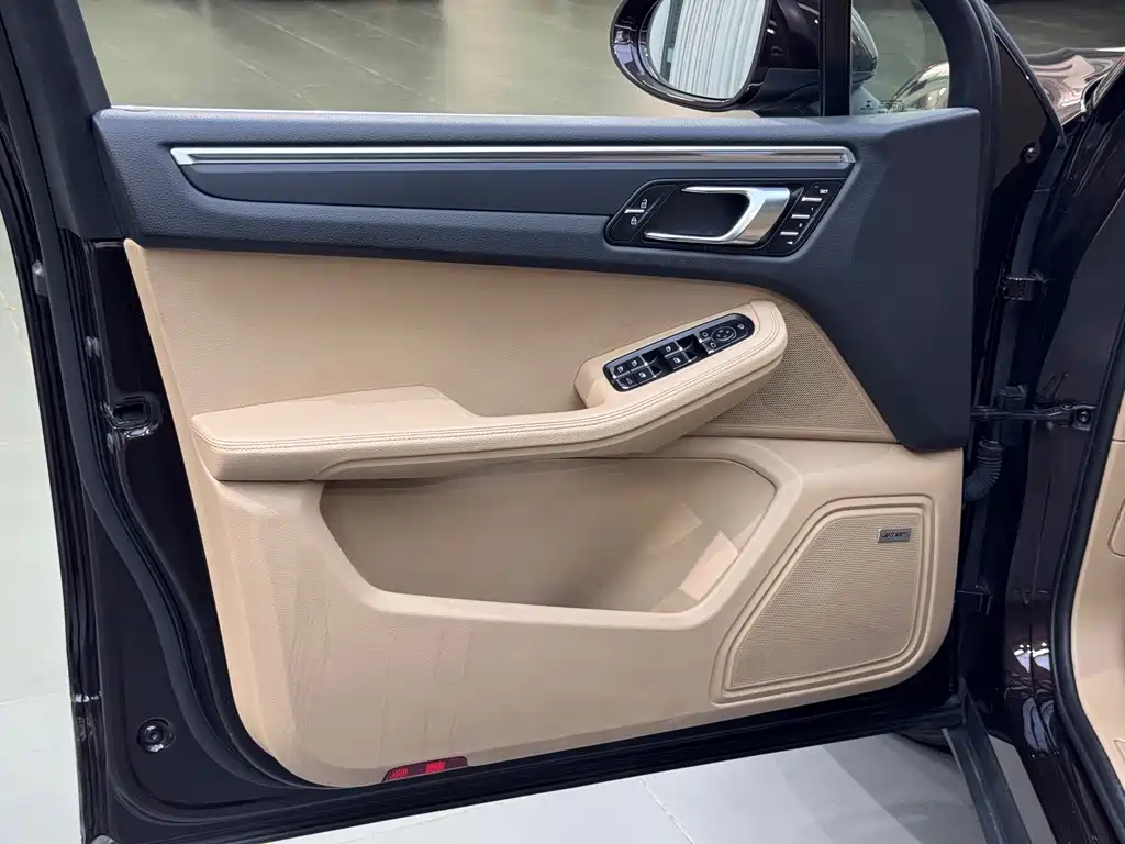 Porsche Macan — миниатюра 17