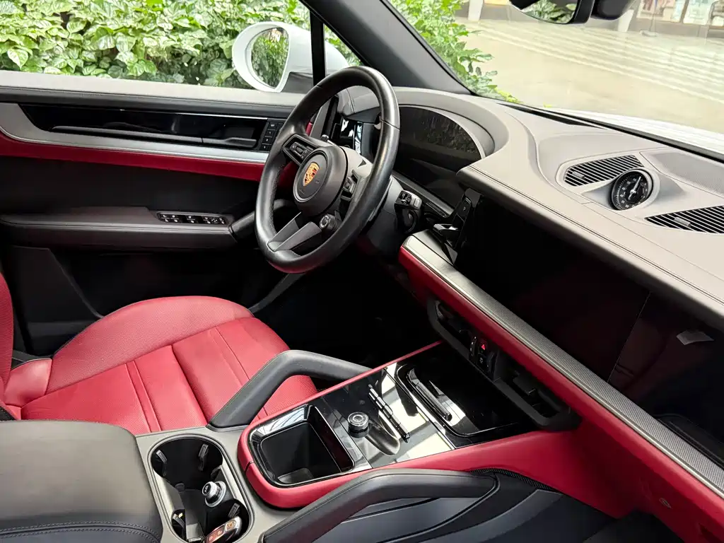 Porsche Cayenne — миниатюра 5