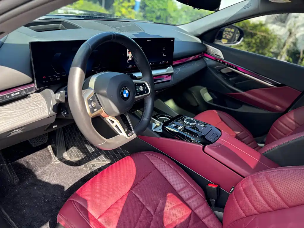 BMW 5 Series — миниатюра 8