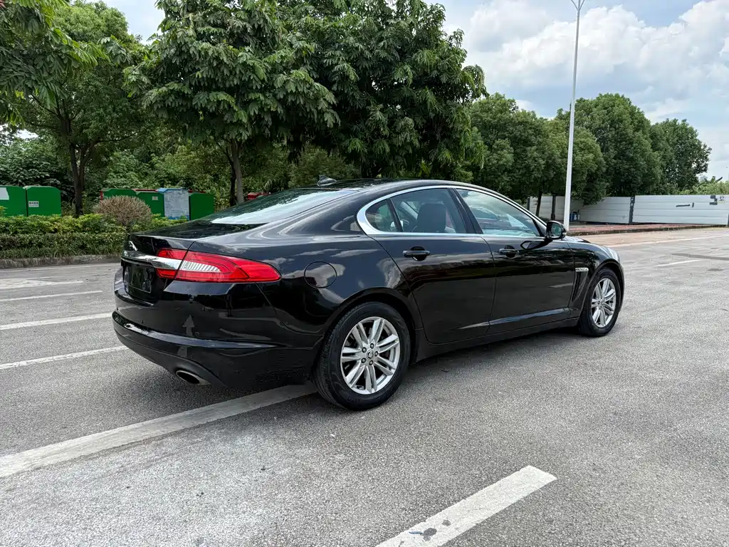 Jaguar XF — миниатюра 4