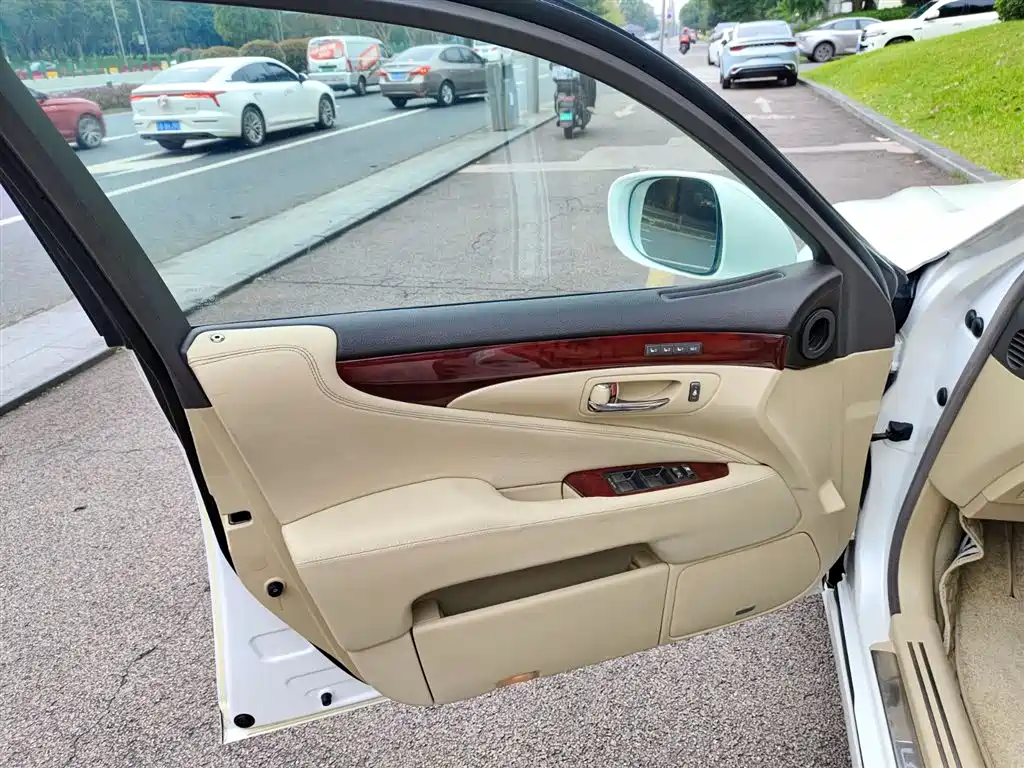 Lexus LS 2006 460L