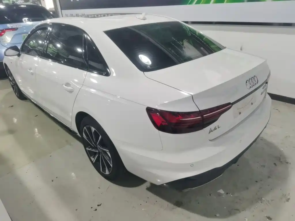 Audi A4L 2023 40 TFSI Luxury