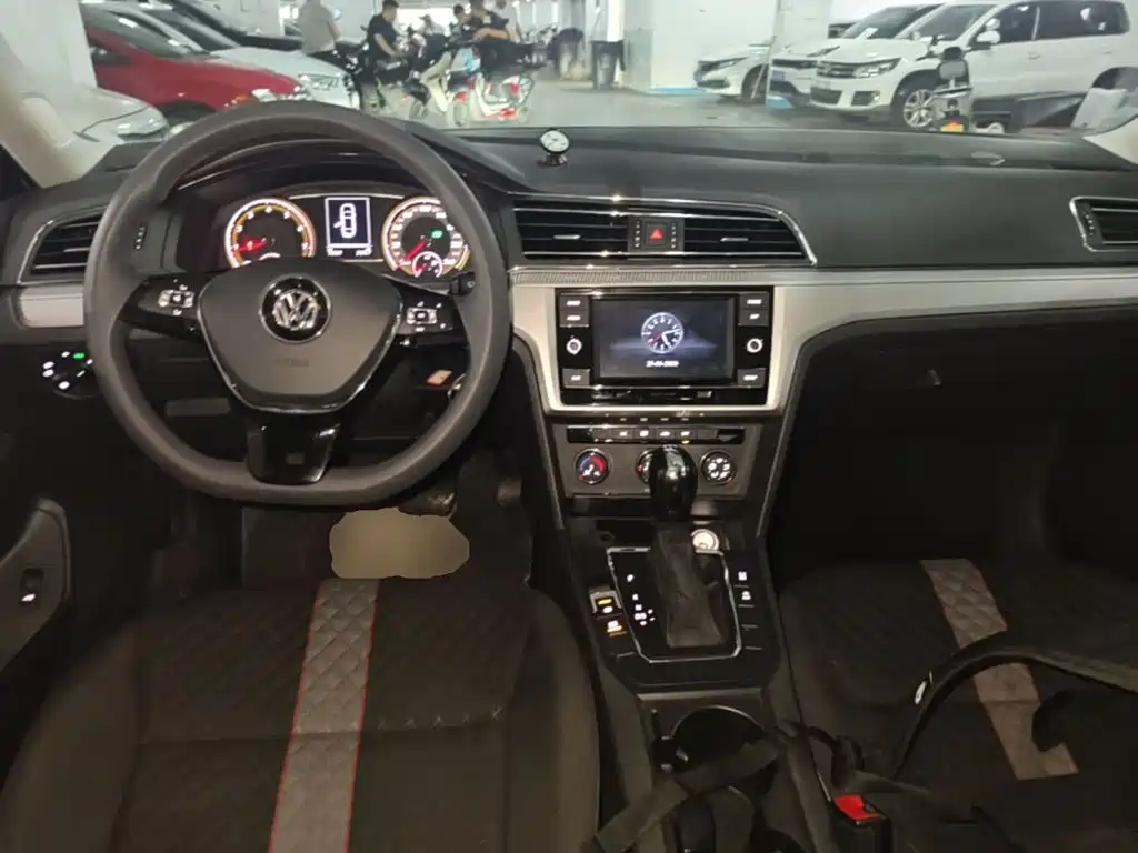 Volkswagen Lamando 2019 230TSI DSG VI