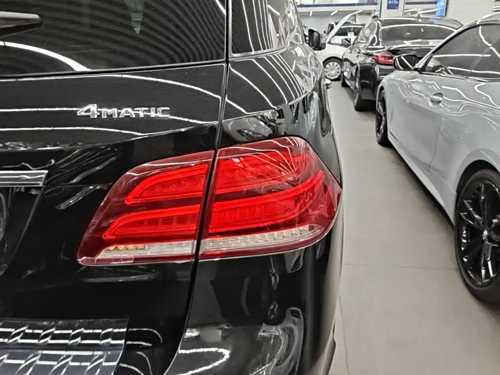 Mercedes-Benz GLE (Import) — миниатюра 8