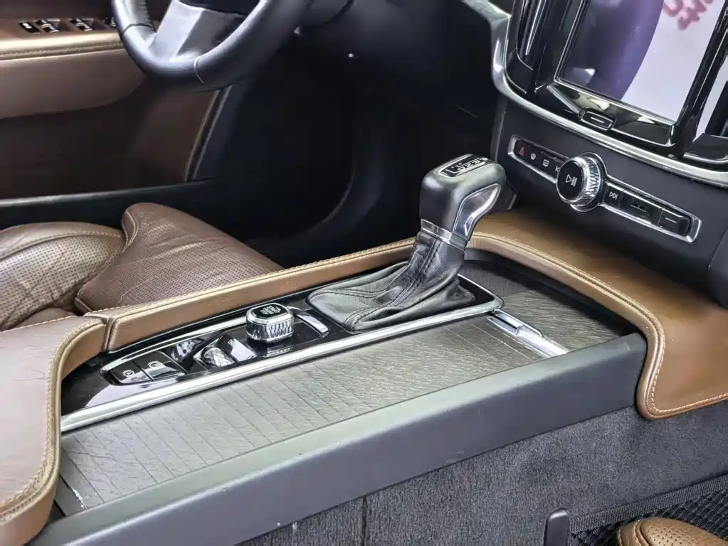 Volvo V90 — миниатюра 5