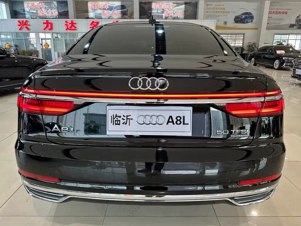 AUDI A8