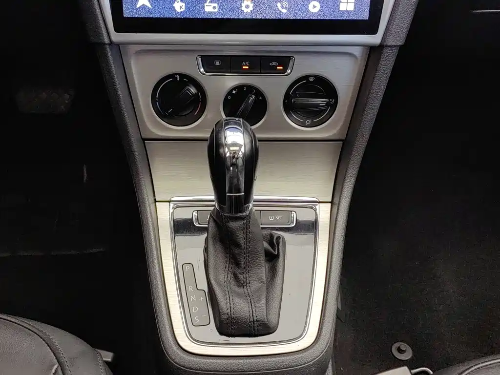 Volkswagen Lavida — миниатюра 13