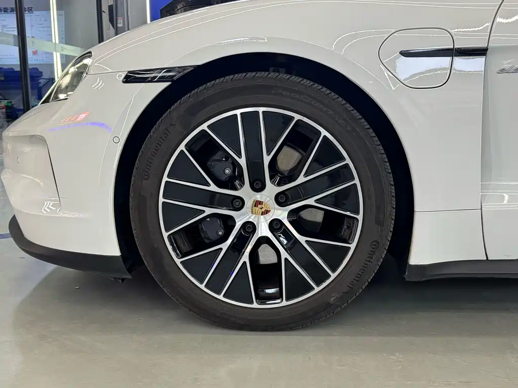Porsche Taycan 2024 Taycan 4