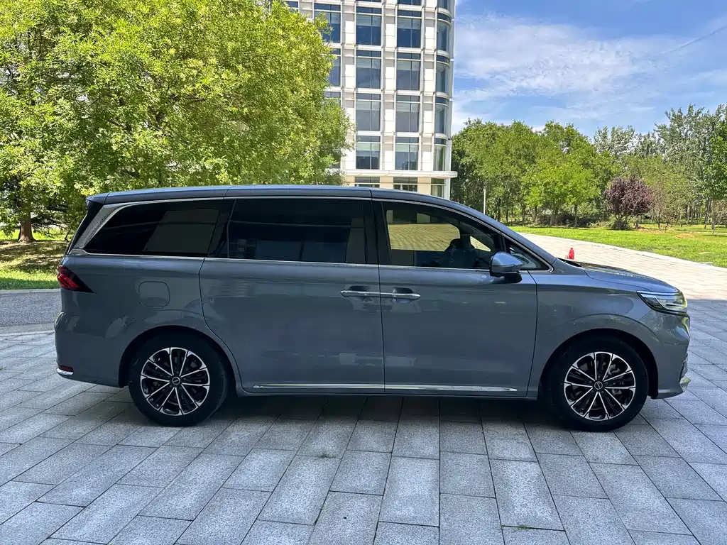 Roewe iMAX8 2021 400TGI Supreme