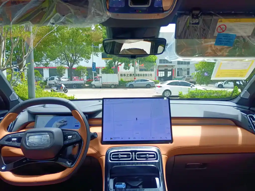 Geely Boyue L — миниатюра 7