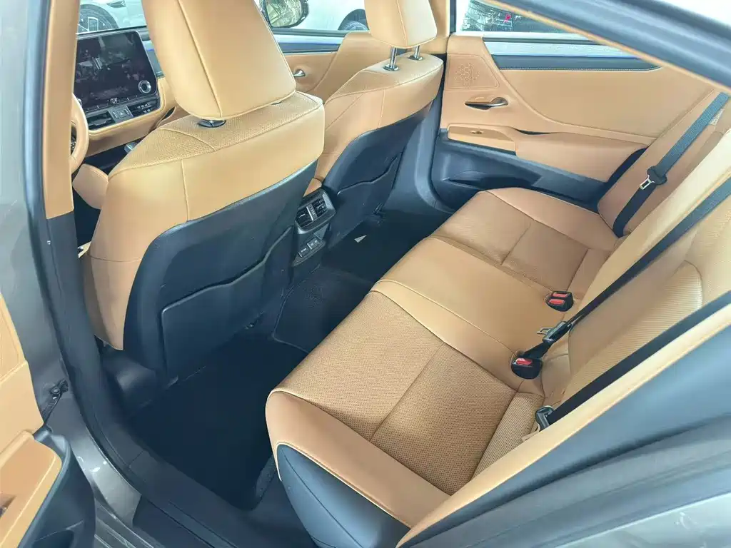 Lexus ES — миниатюра 4