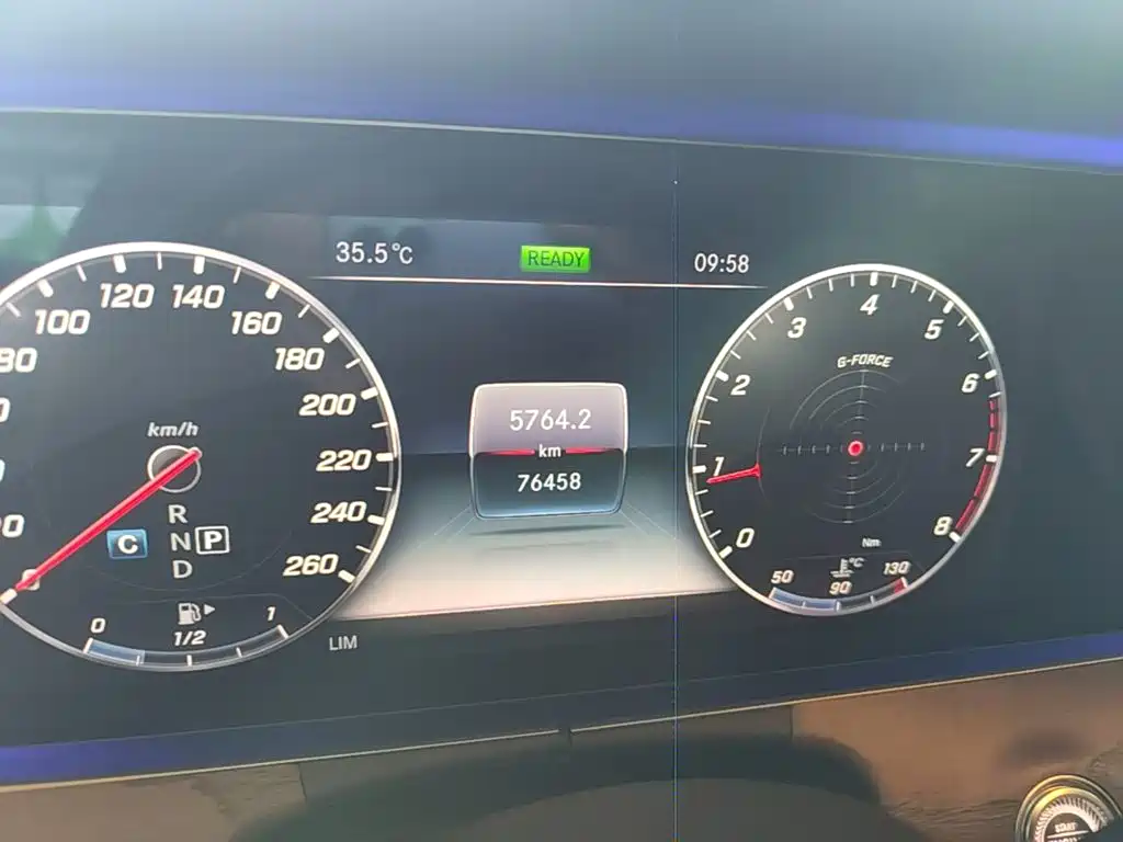 Mercedes-Benz E-Class — миниатюра 12