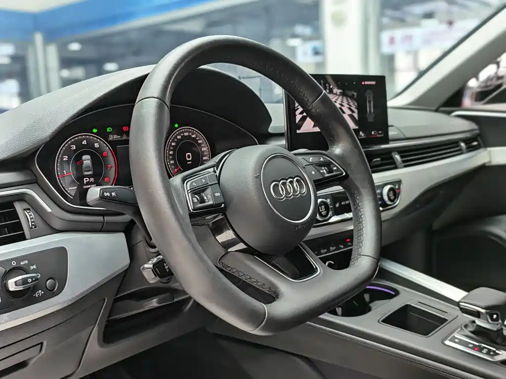 Audi A4L 2022 40 TFSI Luxury