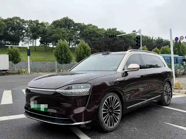 2025 Huawei M9