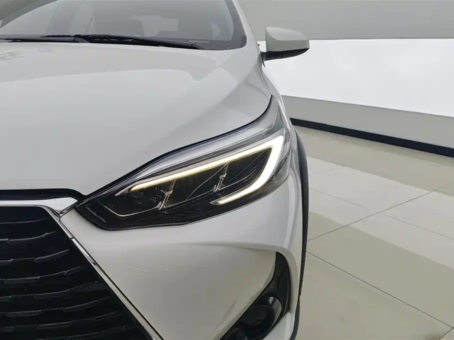 TOYOTA YARIS L ZHIXUAN