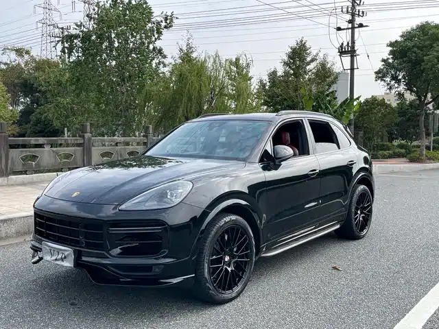 PORSCHE CAYENNE 2019