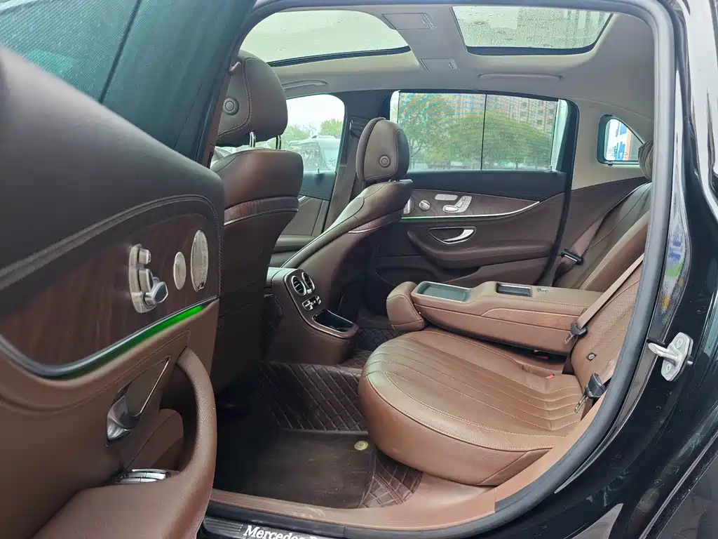 MERCEDES-BENZ E CLASS