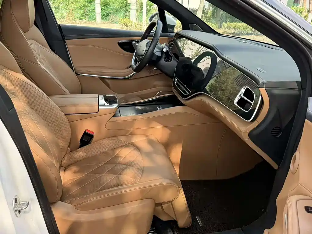 Rising Auto R7