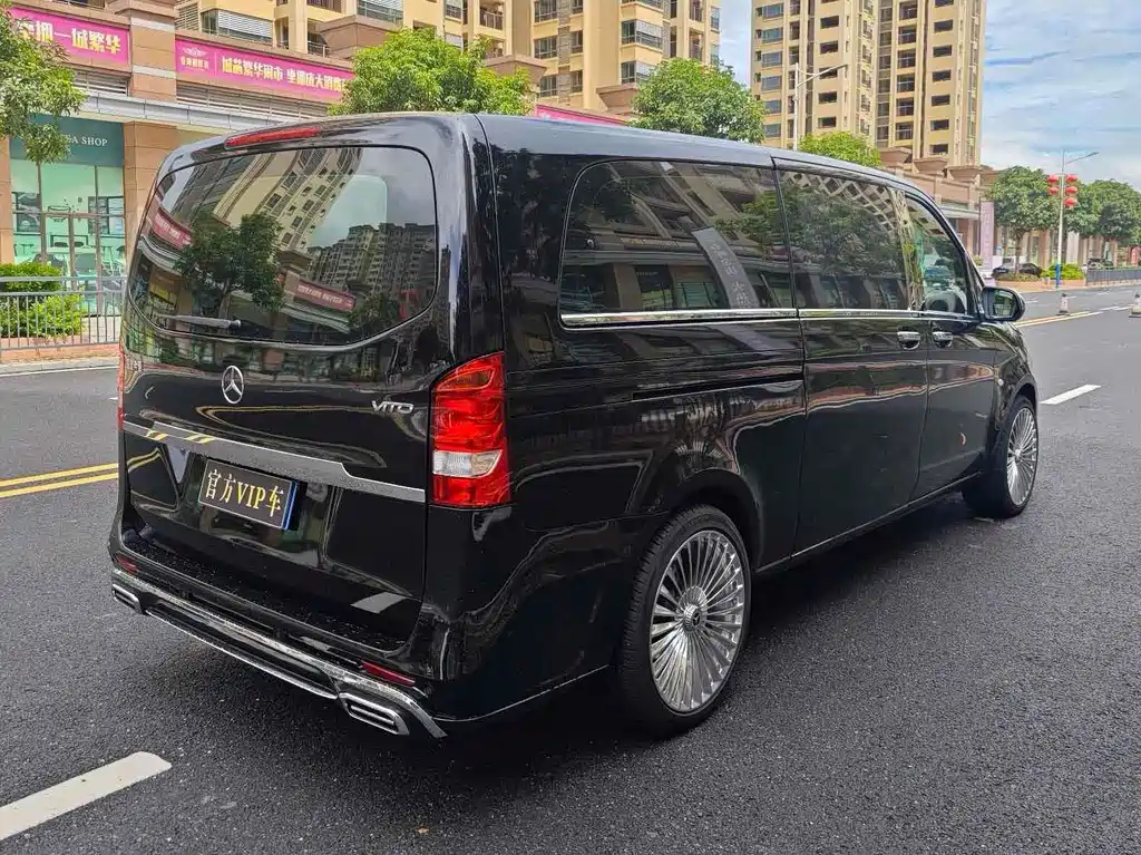 Mercedes-Benz Vito 2018 2.0T Elite 7 мест V