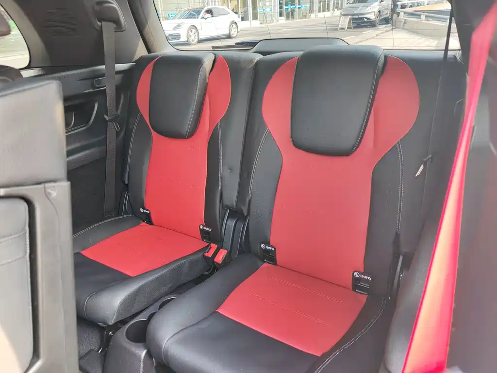 MERCEDES-BENZ GLB AMG