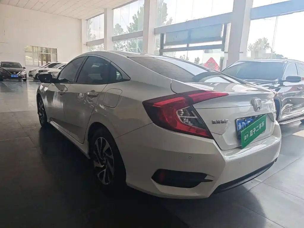 Honda Civic 2016 220TURBO CVT Luxury