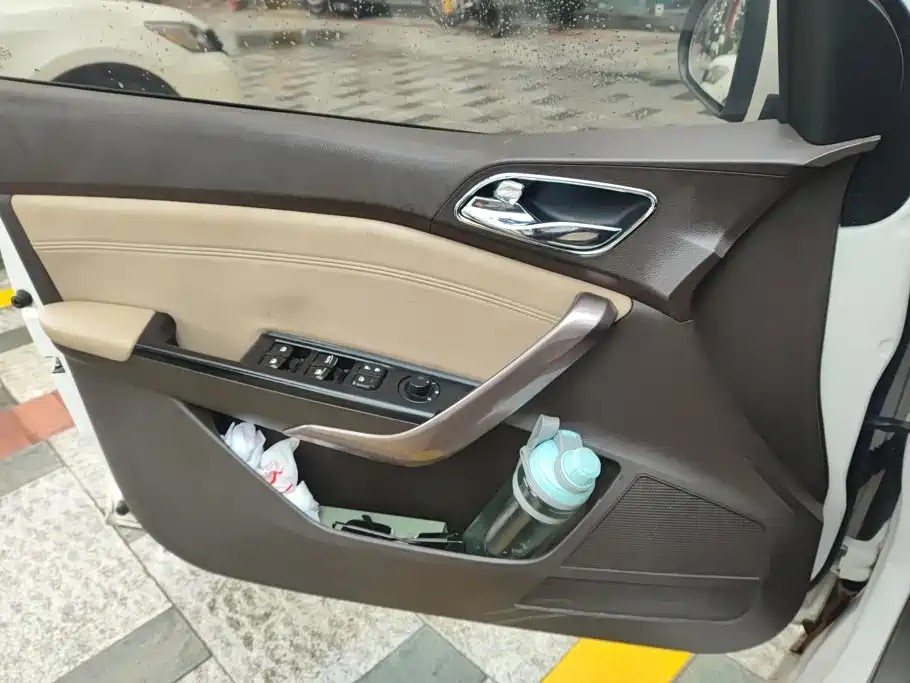 Baojun 310W — миниатюра 7