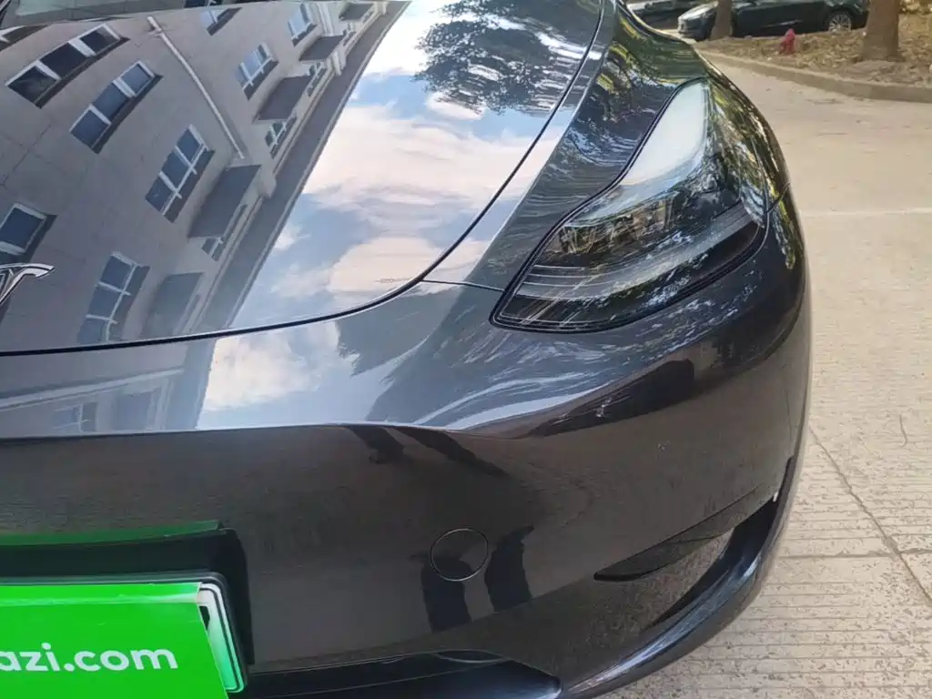 Tesla Model Y — миниатюра 24