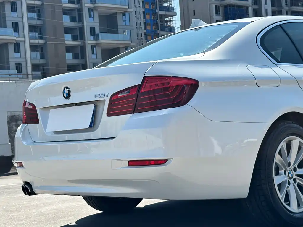 BMW 5 Series (Import) — миниатюра 10