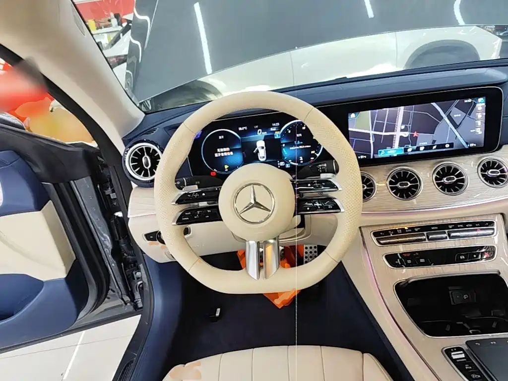 Mercedes-Benz E-Class (Import) — миниатюра 11