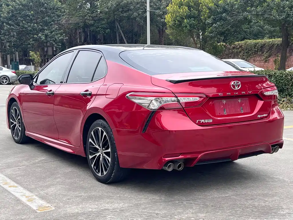 TOYOTA CAMRY