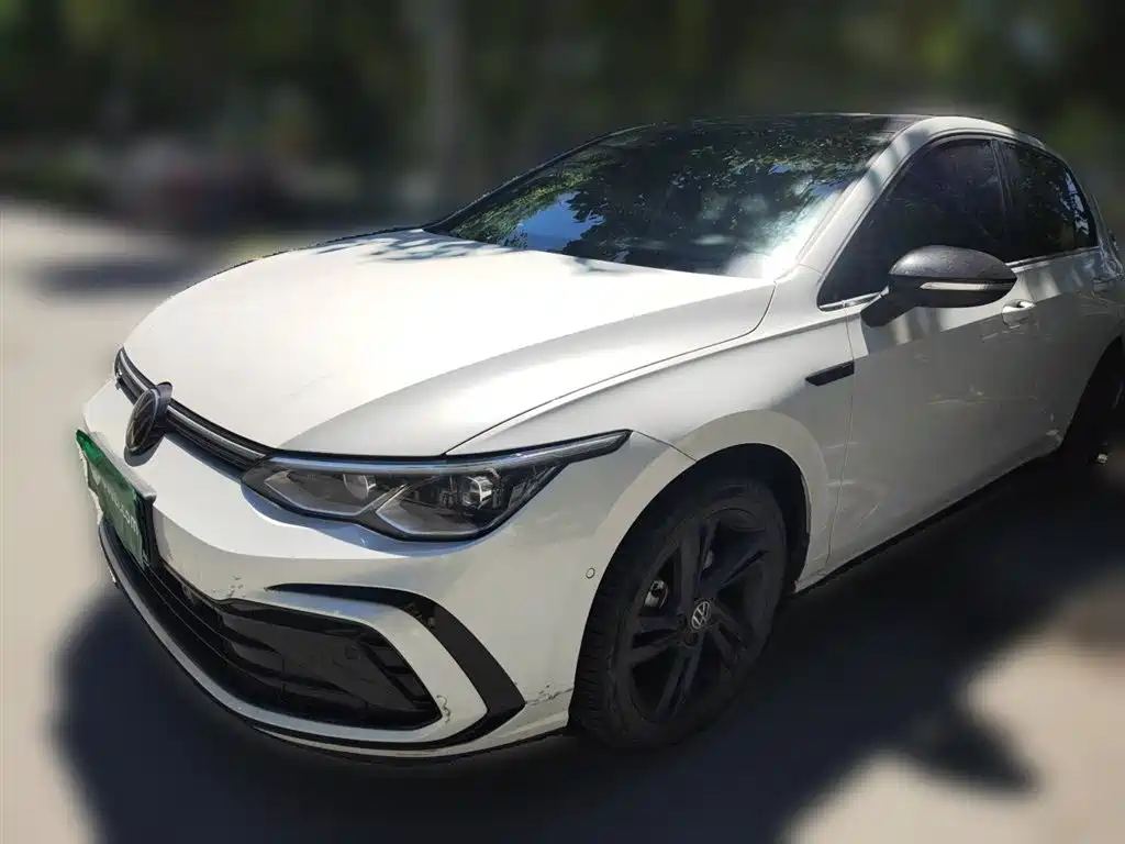 Volkswagen Golf 2025
