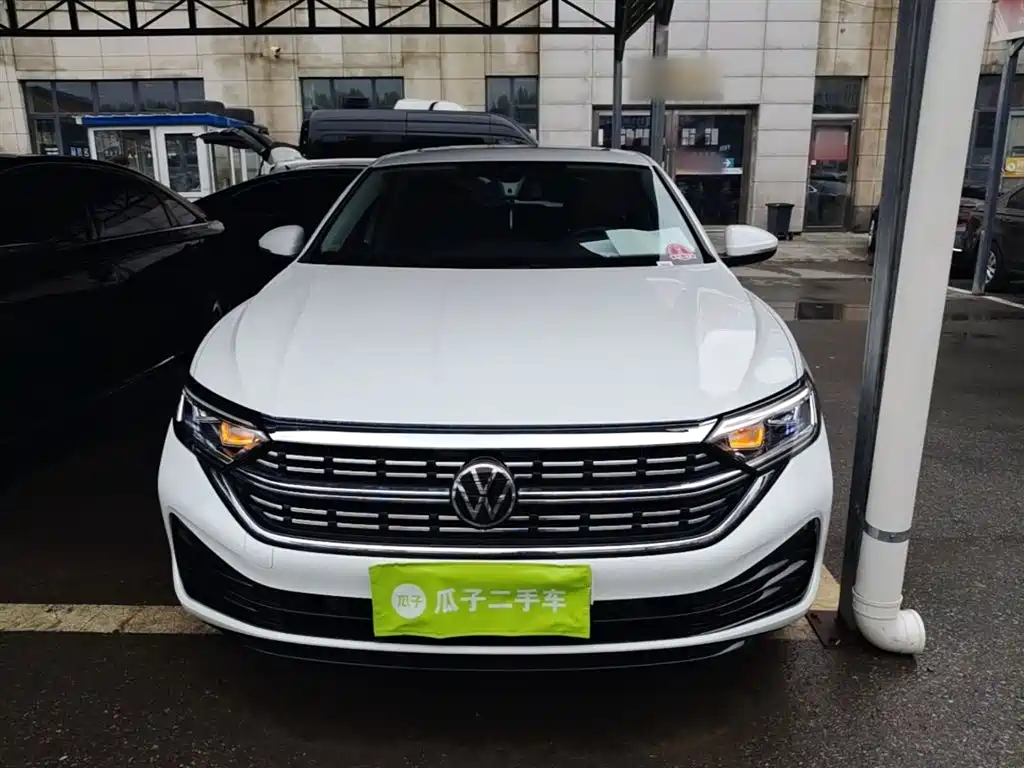 Volkswagen Sagitar 2025 300TSI DSG