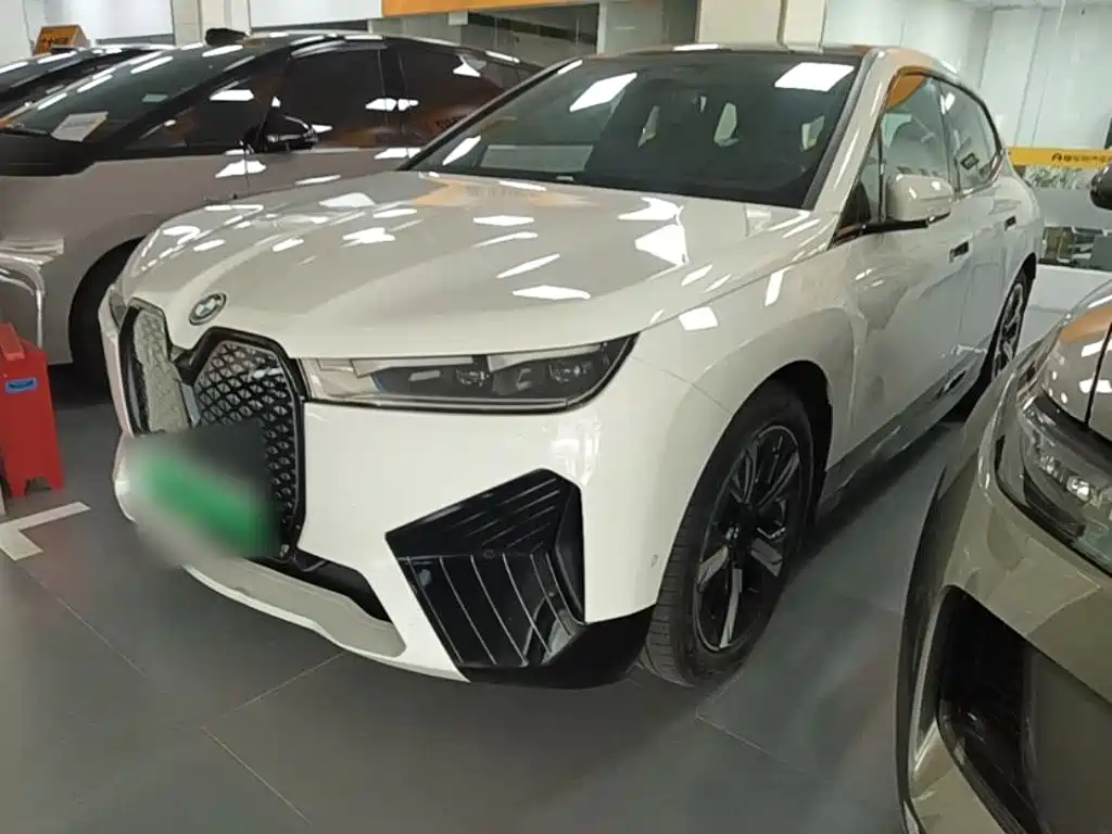 BMW iX