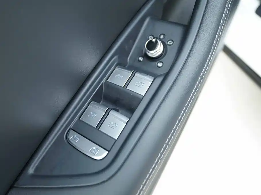 Audi A4L — миниатюра 10