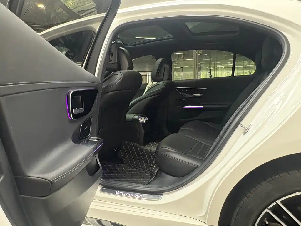 Mercedes-Benz C-Class — миниатюра 10