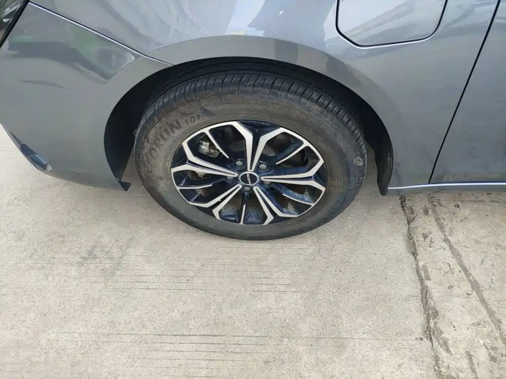 Roewe i6 MAX New Energy — миниатюра 23
